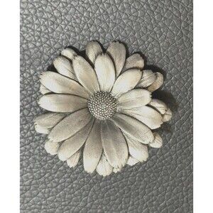 Vintage 2006 Seagull Pewter Floral Brooch Signed JP 303
